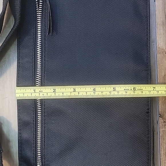 Bolongaro Trevor black belt purse or travel pack - Picture 9 of 9